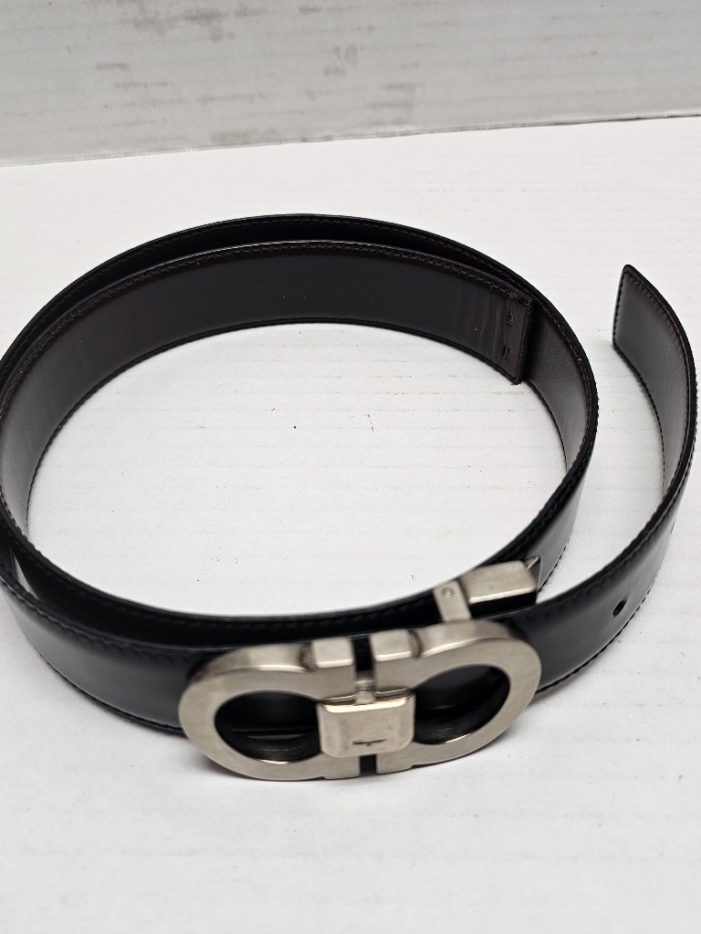 Salvatore Ferragamo Mens Gancini Black Brown Reversible Belt Silver Tone Buckle